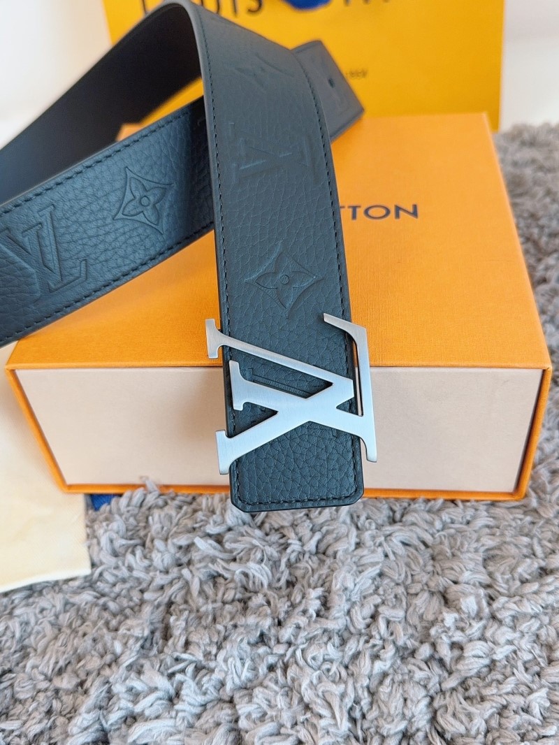 l0vis Vvtt0n belts